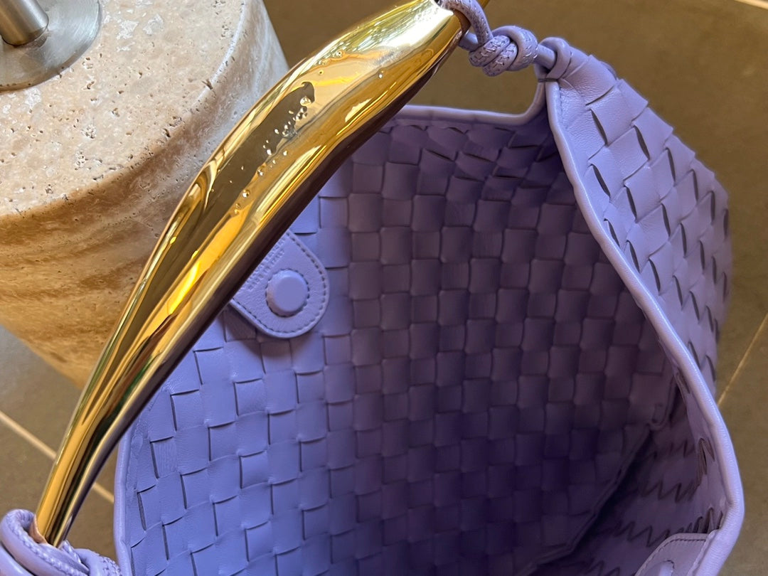 Bottega Veneta SARDINE 33 WITH CHAIN IN LIGHT PURPLE LAMBSKIN