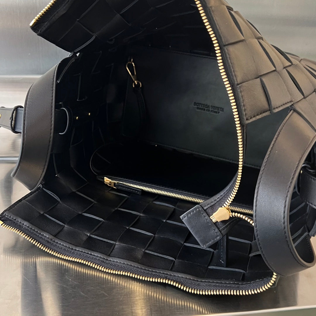 Bottega Veneta MEDIUM 28 CASSETTE BLACK LAMBSKIN