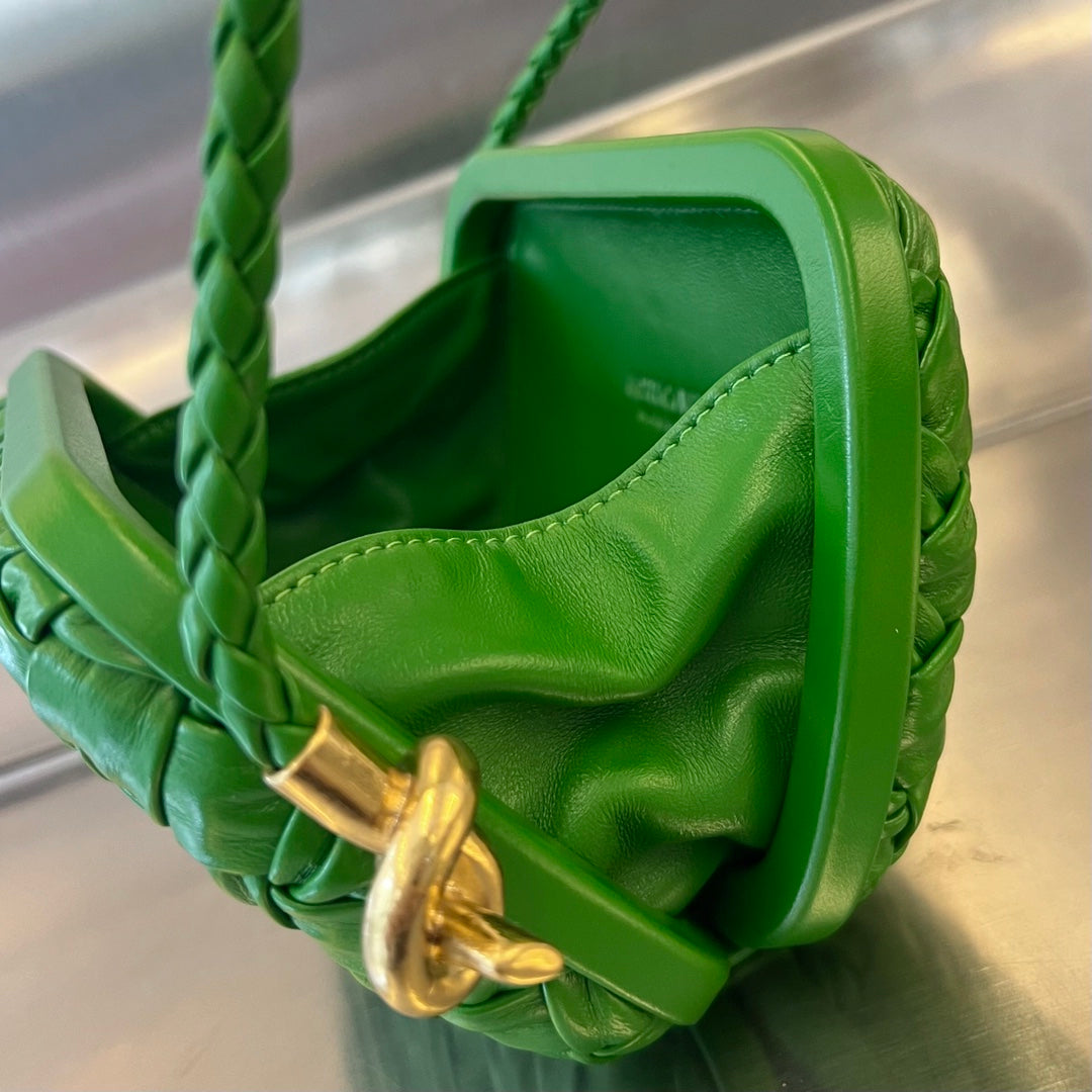 Bottega Veneta KNOT 20 IN EMERALD GREEN LAMBSKIN WITH CHAIN
