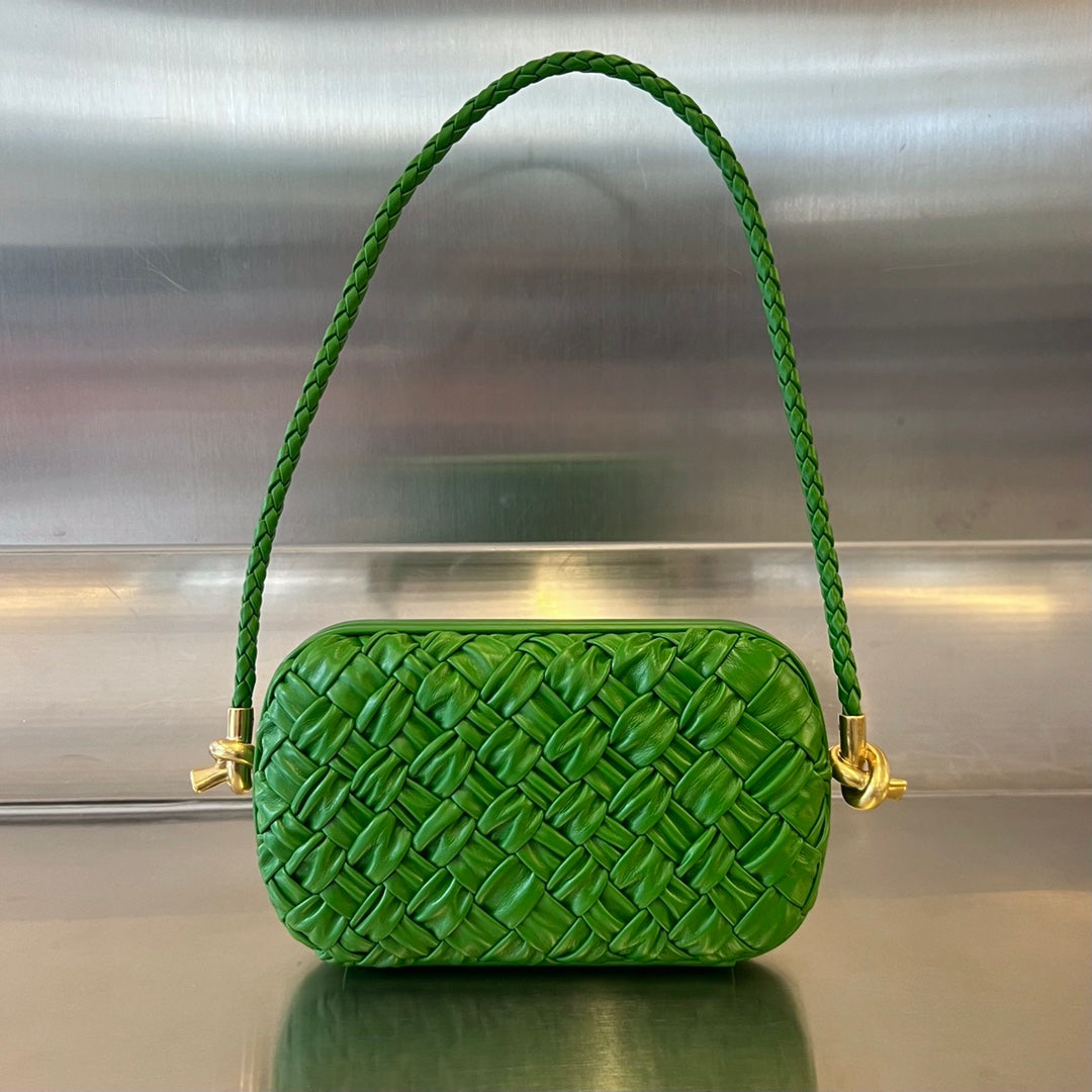Bottega Veneta KNOT 20 IN EMERALD GREEN LAMBSKIN WITH CHAIN