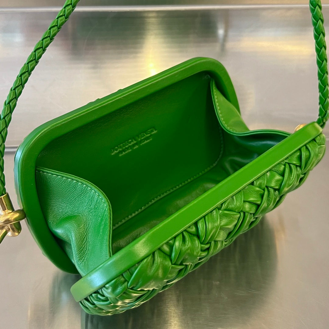 Bottega Veneta KNOT 20 IN EMERALD GREEN LAMBSKIN WITH CHAIN