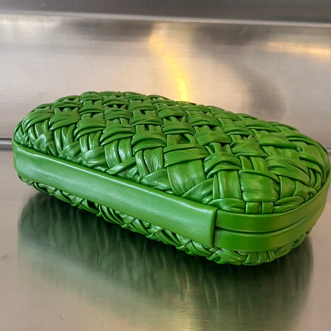 Bottega Veneta KNOT 19 IN EMERALD GREEN LAMBSKIN