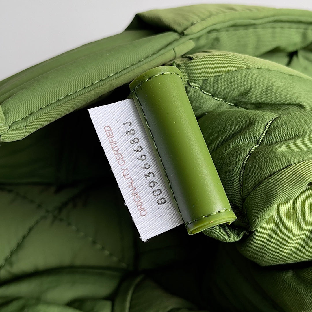 Bottega Veneta BV CASSETTE 32 BAG IN GREEN FERN POLYAMIDE