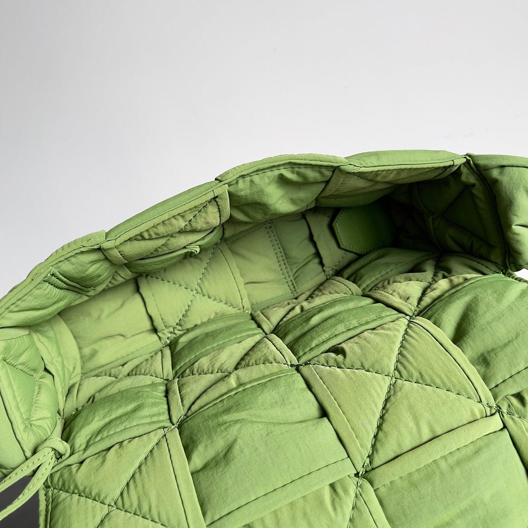 Bottega Veneta BV CASSETTE 32 BAG IN GREEN FERN POLYAMIDE