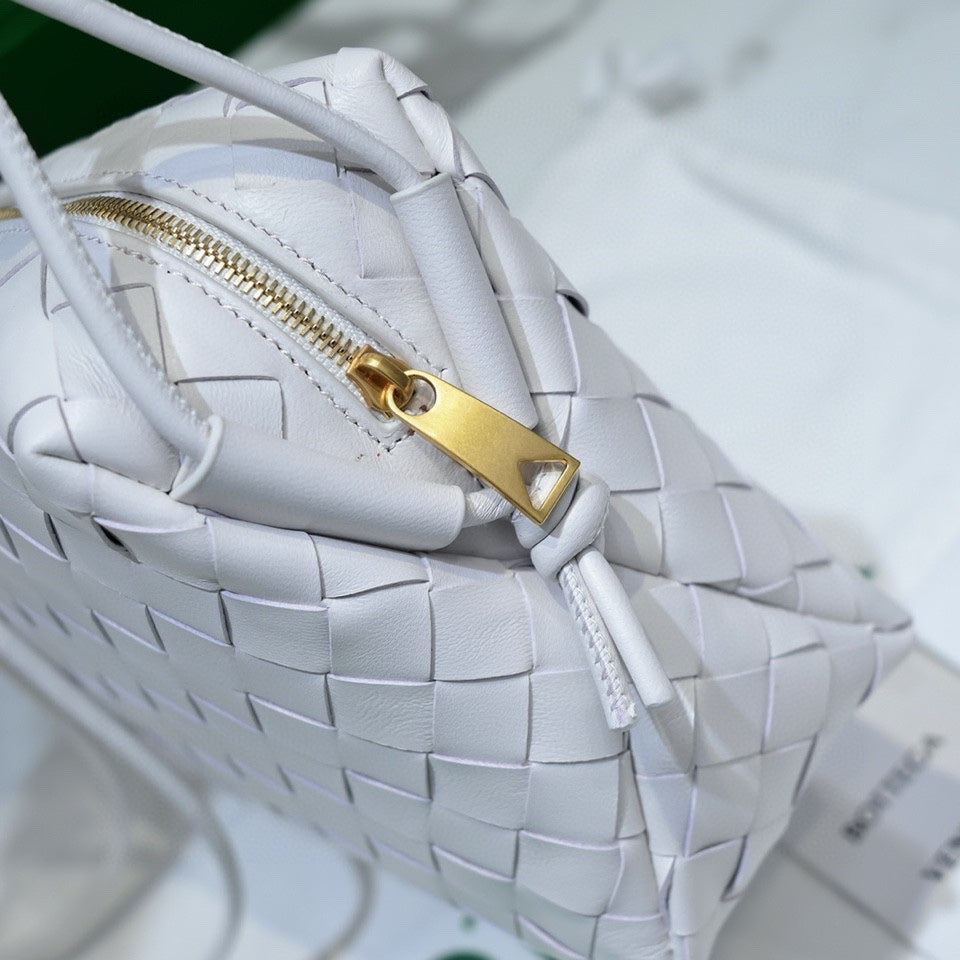 Bottega Veneta BV LOOP SMALL 23CM WHITE CALFSKIN