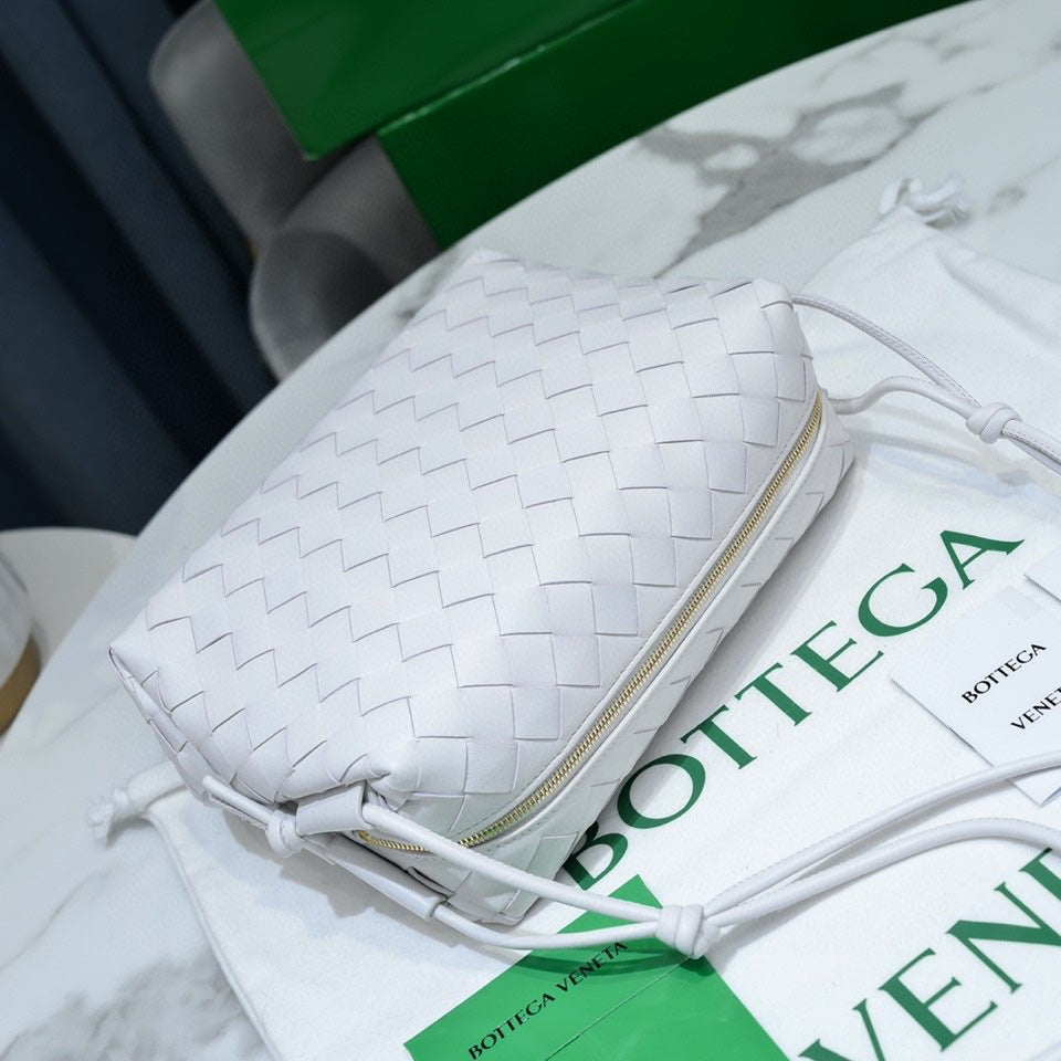 Bottega Veneta BV LOOP SMALL 23CM WHITE CALFSKIN