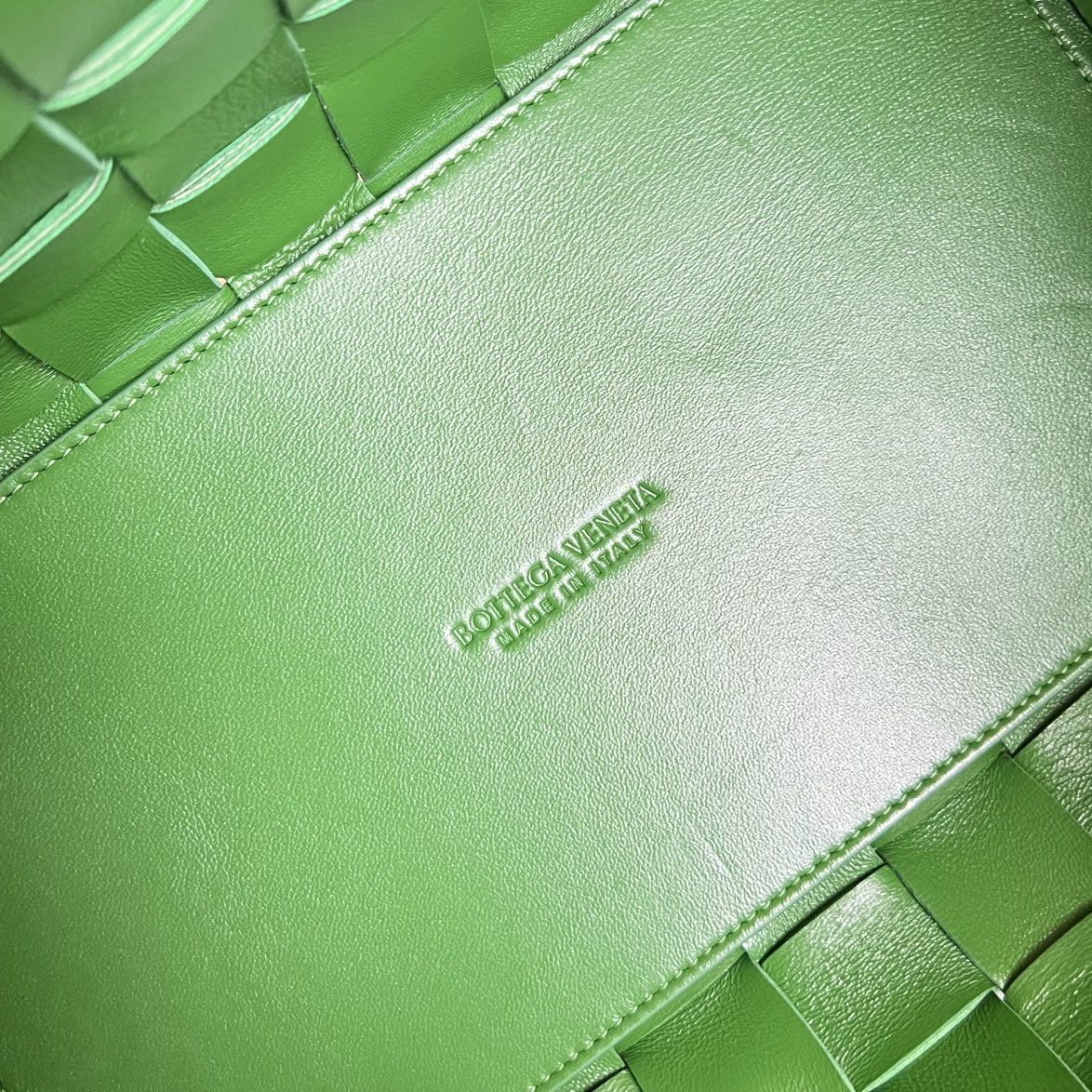 Bottega Veneta MEDIUM 28 CASSETTE NEON GREEN LAMBSKIN