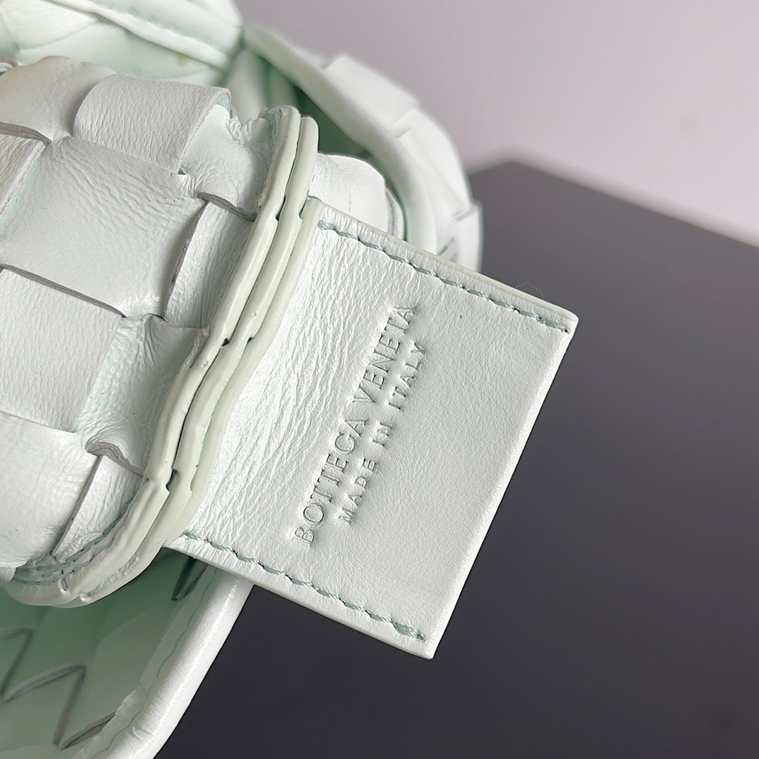 Bottega Veneta SARDINE 20 WITH CHAIN IN WHITE LAMBSKIN