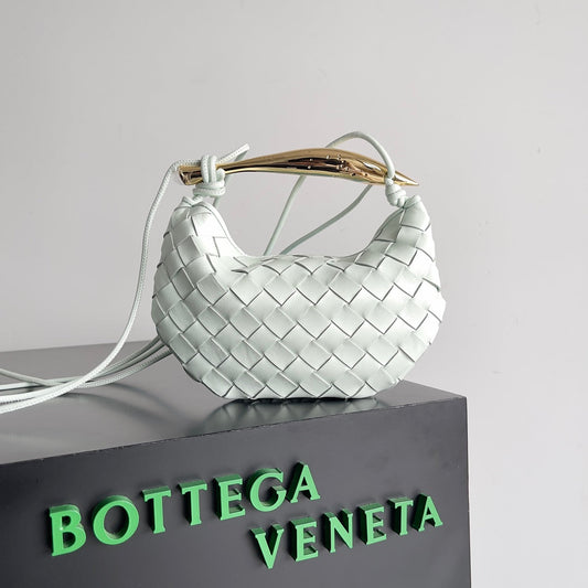 Bottega Veneta SARDINE 20 WITH CHAIN IN WHITE LAMBSKIN