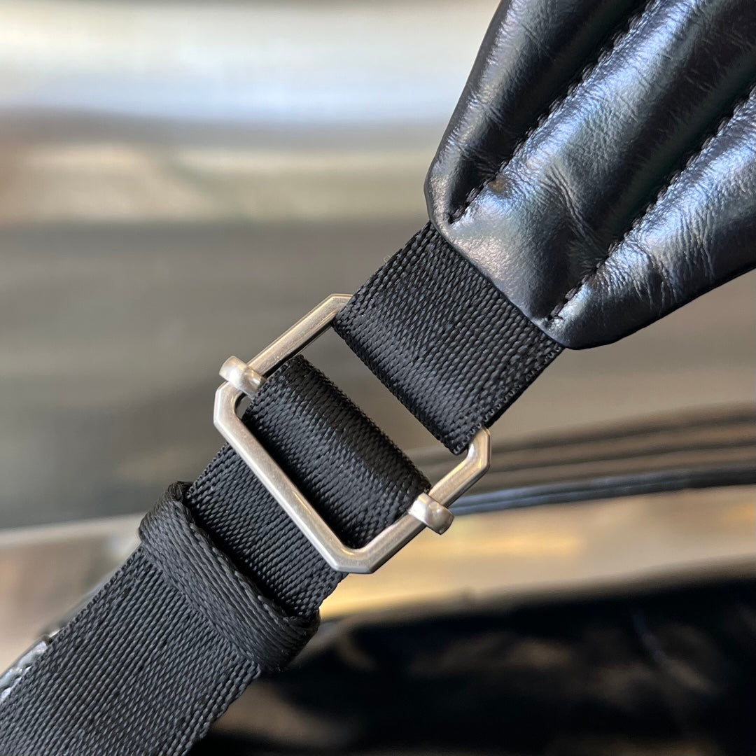 Bottega Veneta MEDIUM ARCHETYPE 46 BLACK LAMBSKIN BACKPACK