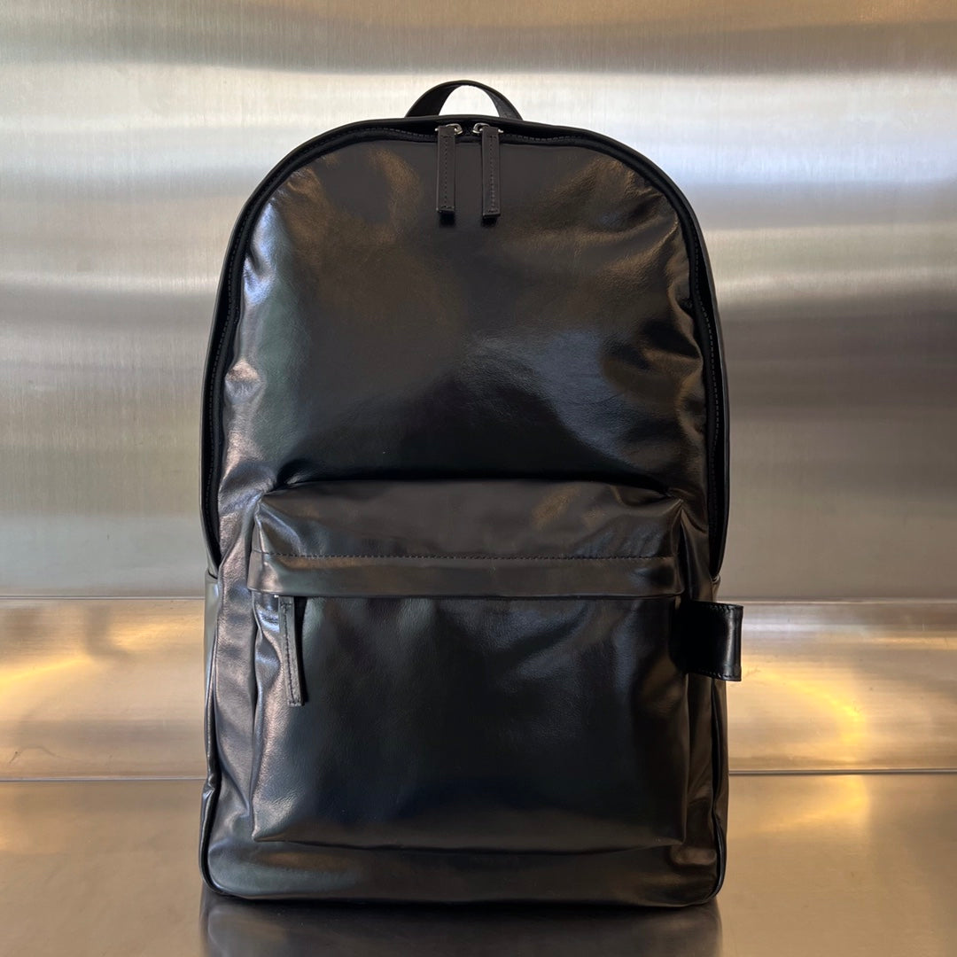 Bottega Veneta MEDIUM ARCHETYPE 46 BLACK LAMBSKIN BACKPACK