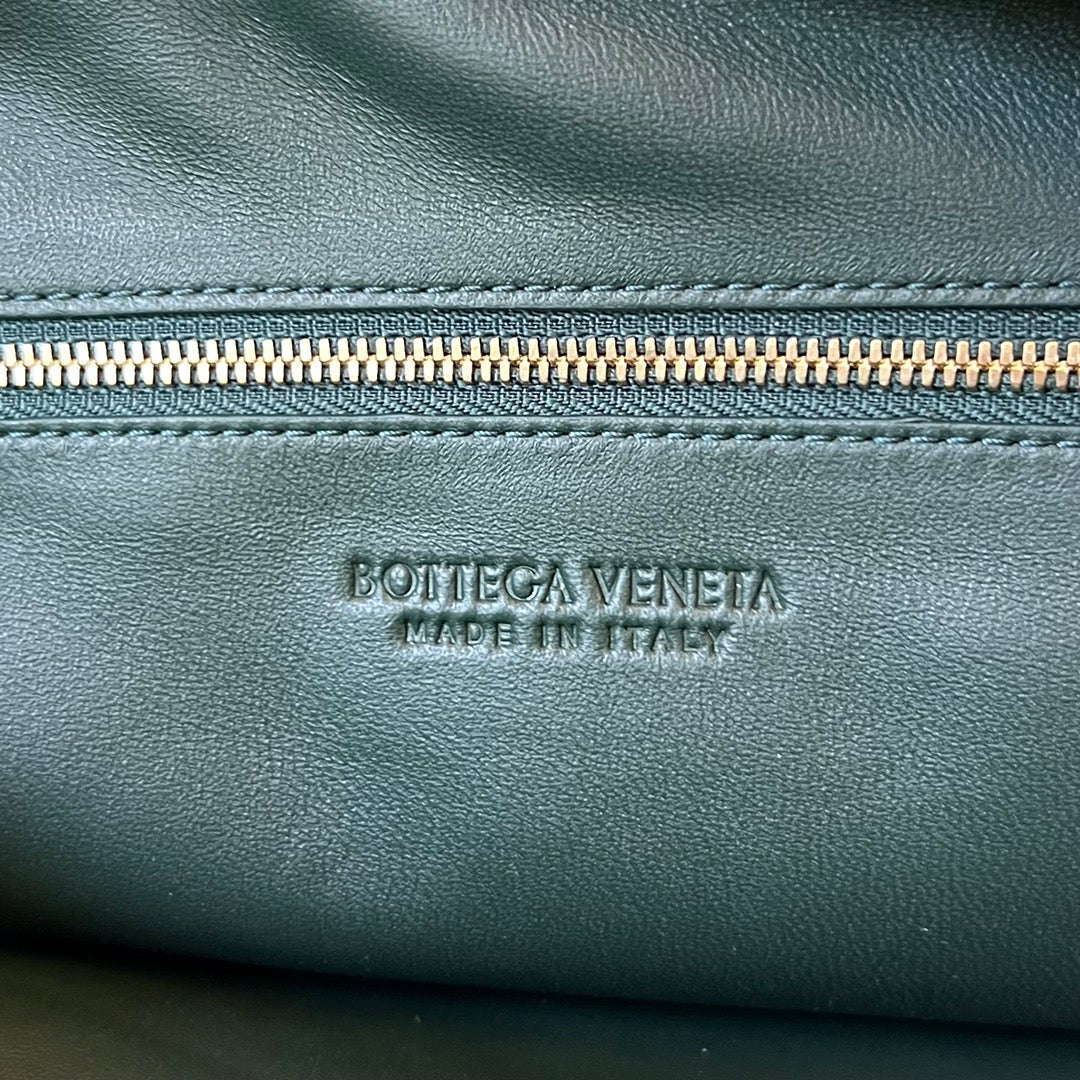 Bottega Veneta SMALL JODIE 48 DARK GREEN CALFSKIN