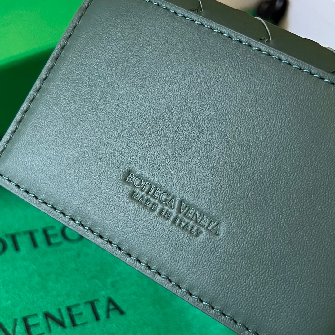 Bottega Veneta INTRECCIATO BUSINESS 11 EMERALD GREEN CALFSKIN CARD CASE