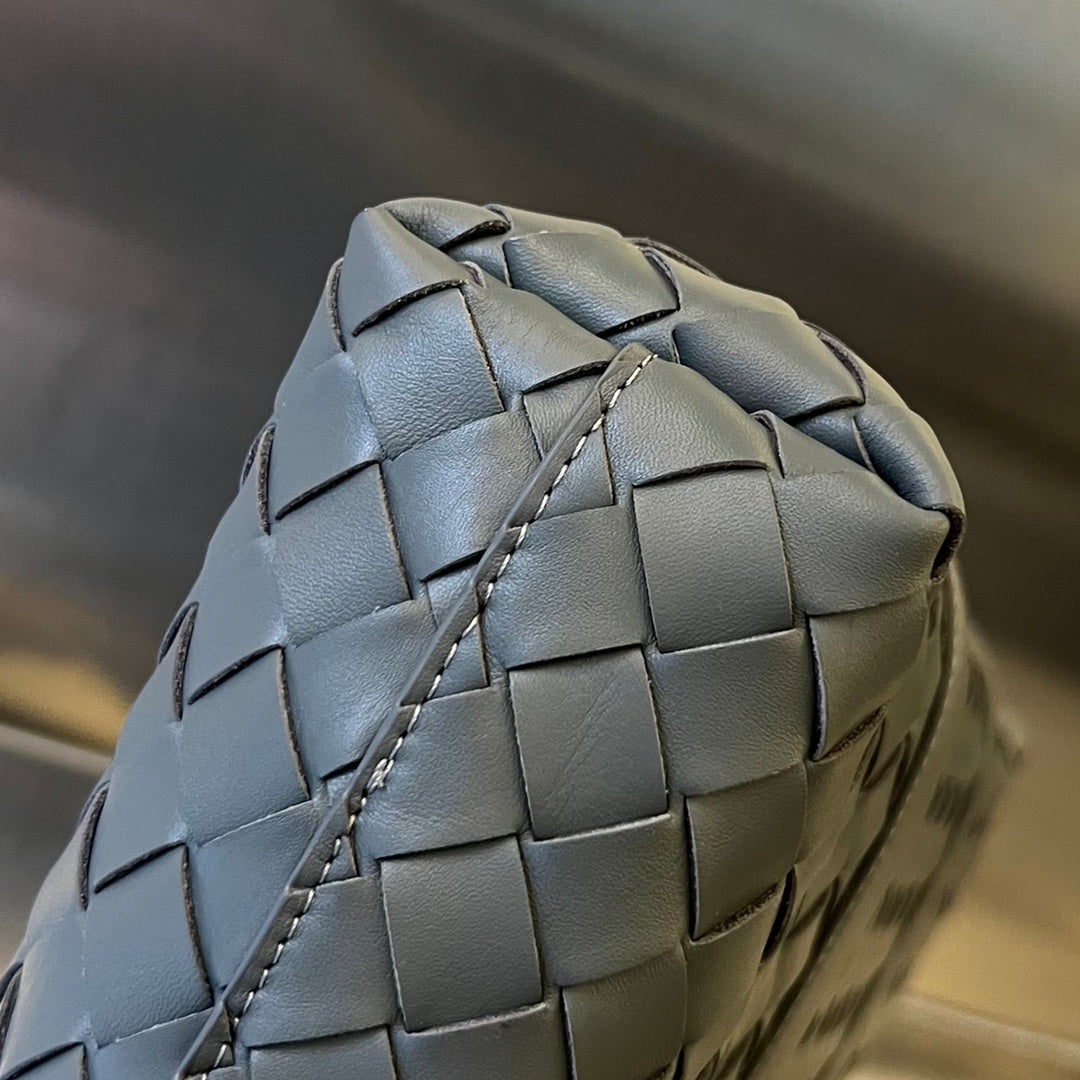 Bottega Veneta SLIM INTRECCIATO BRIEFCASE 36 GREY CALFSKIN