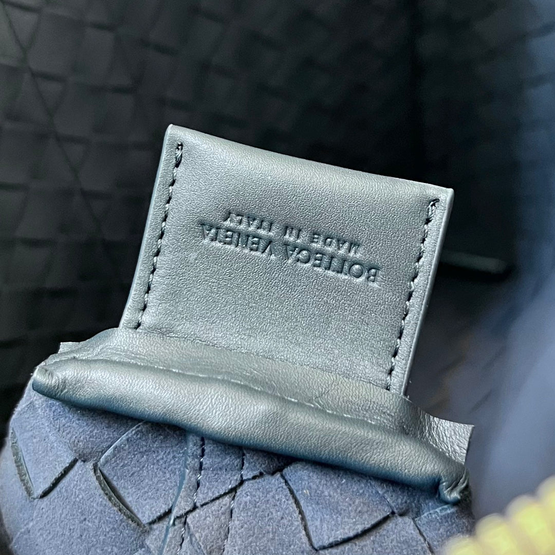 Bottega Veneta SLIM INTRECCIATO BRIEFCASE 36 SLATE CALFSKIN