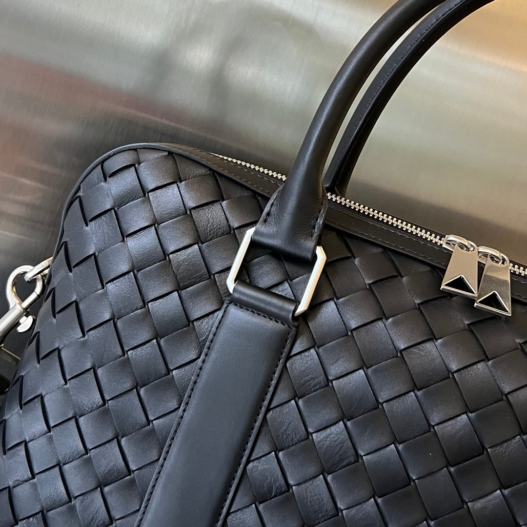Bottega Veneta SLIM INTRECCIATO BRIEFCASE 36 BLACK CALFSKIN