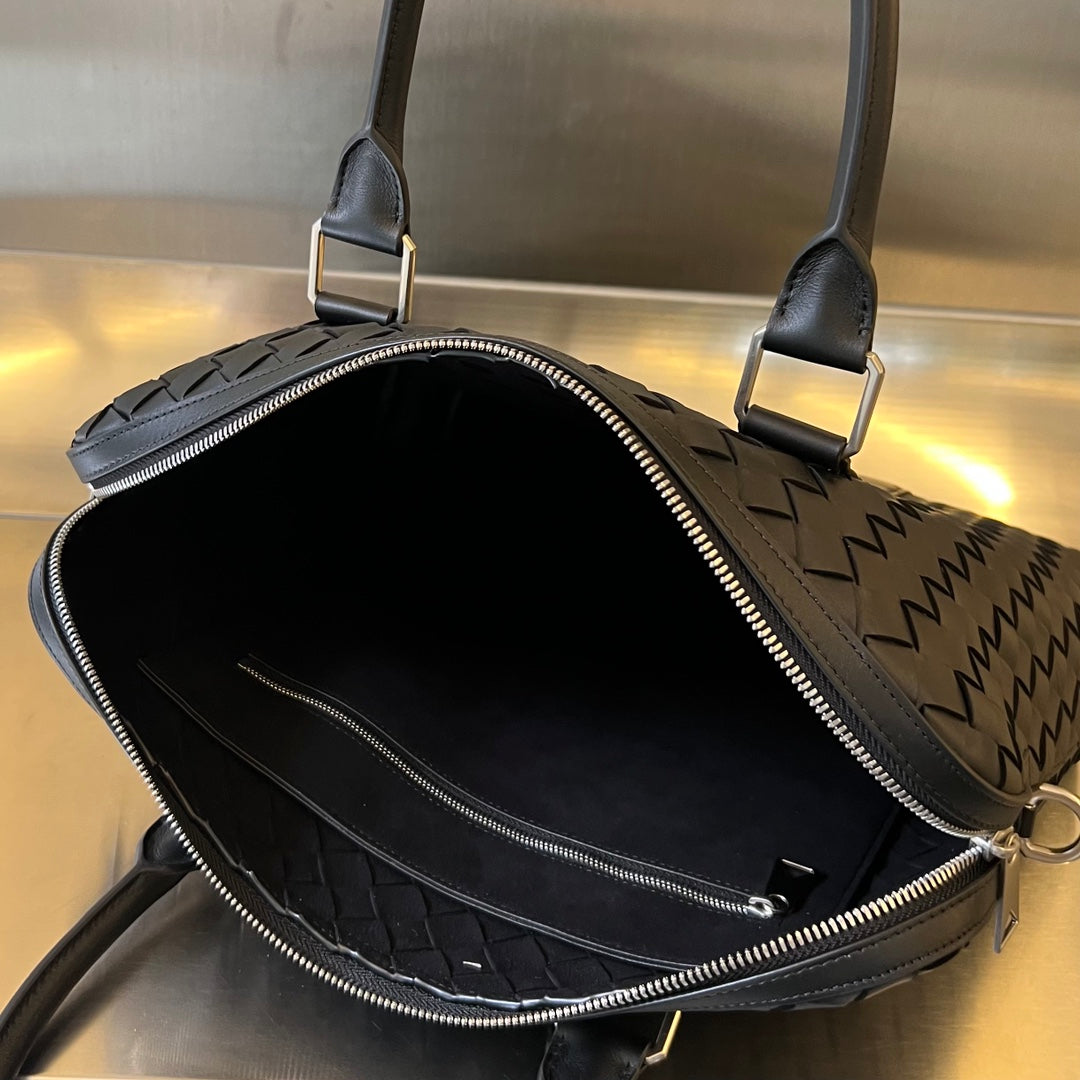 Bottega Veneta SLIM INTRECCIATO BRIEFCASE 36 BLACK CALFSKIN