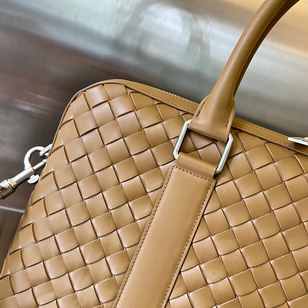 Bottega Veneta SLIM INTRECCIATO BRIEFCASE 36 CARAMEL BROWN CALFSKIN