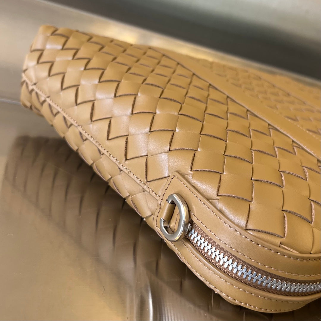 Bottega Veneta SLIM INTRECCIATO BRIEFCASE 36 CARAMEL BROWN CALFSKIN