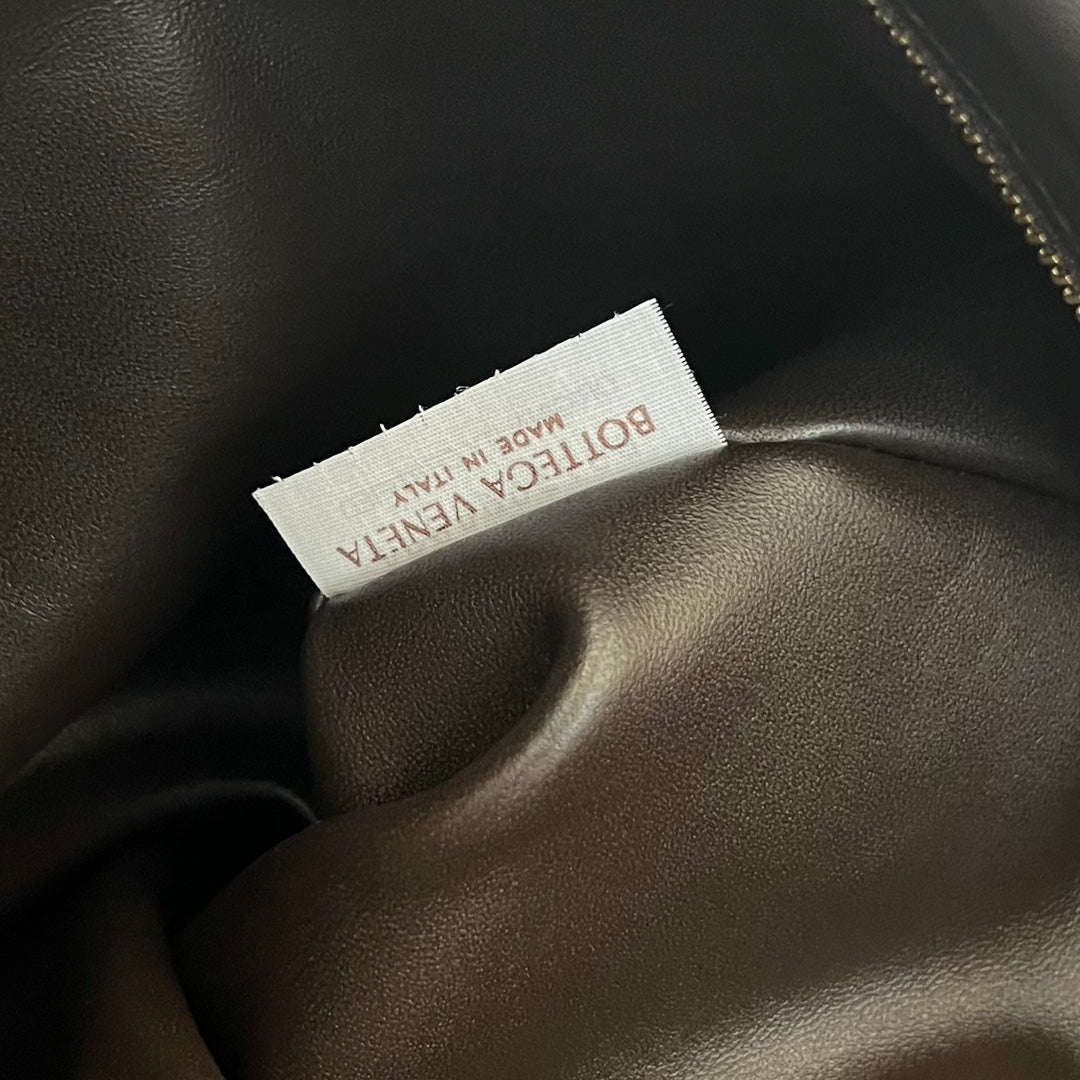 Bottega Veneta SMALL JODIE 48 BLACK CALFSKIN