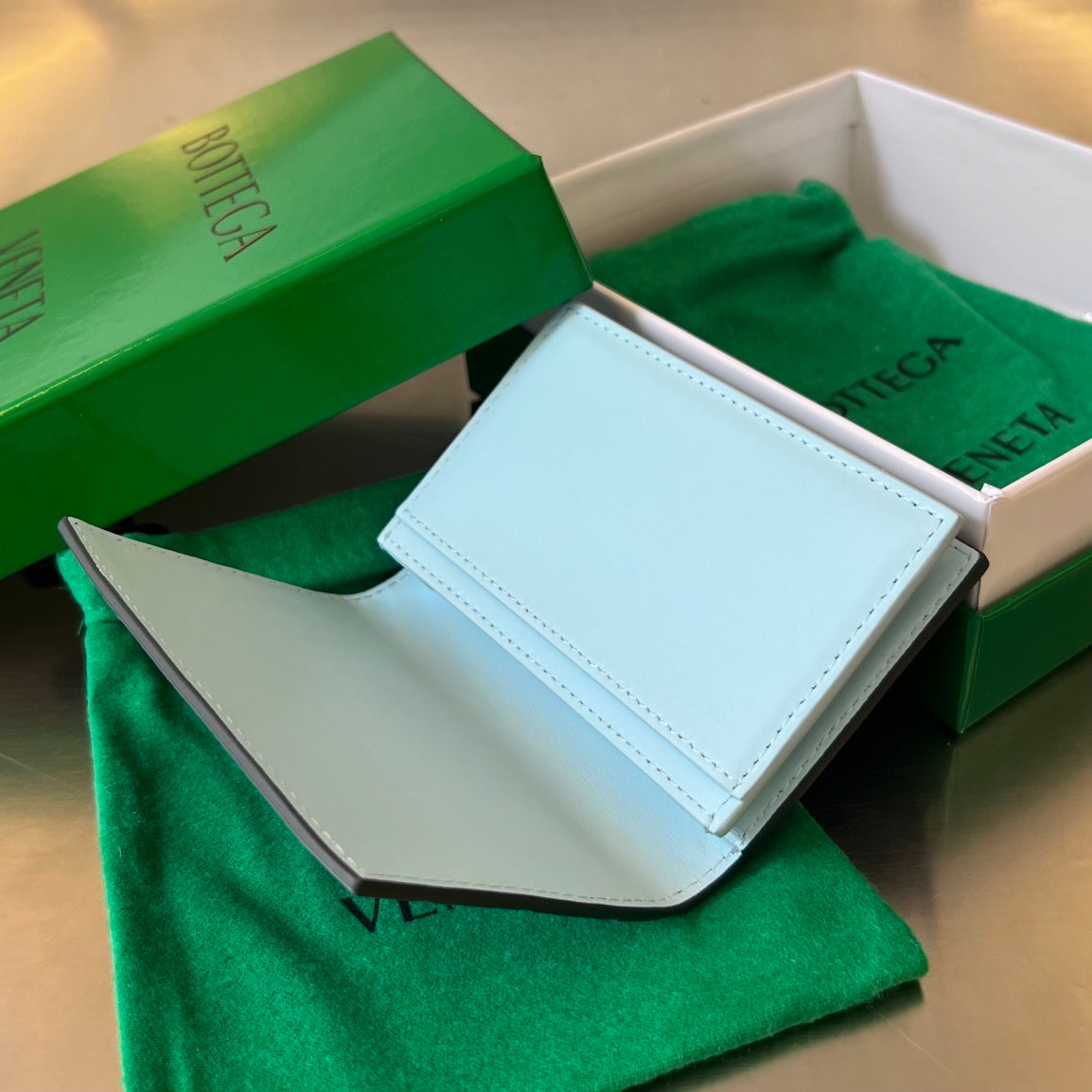 Bottega Veneta INTRECCIATO BUSINESS 11 BLACK CALFSKIN CARD CASE