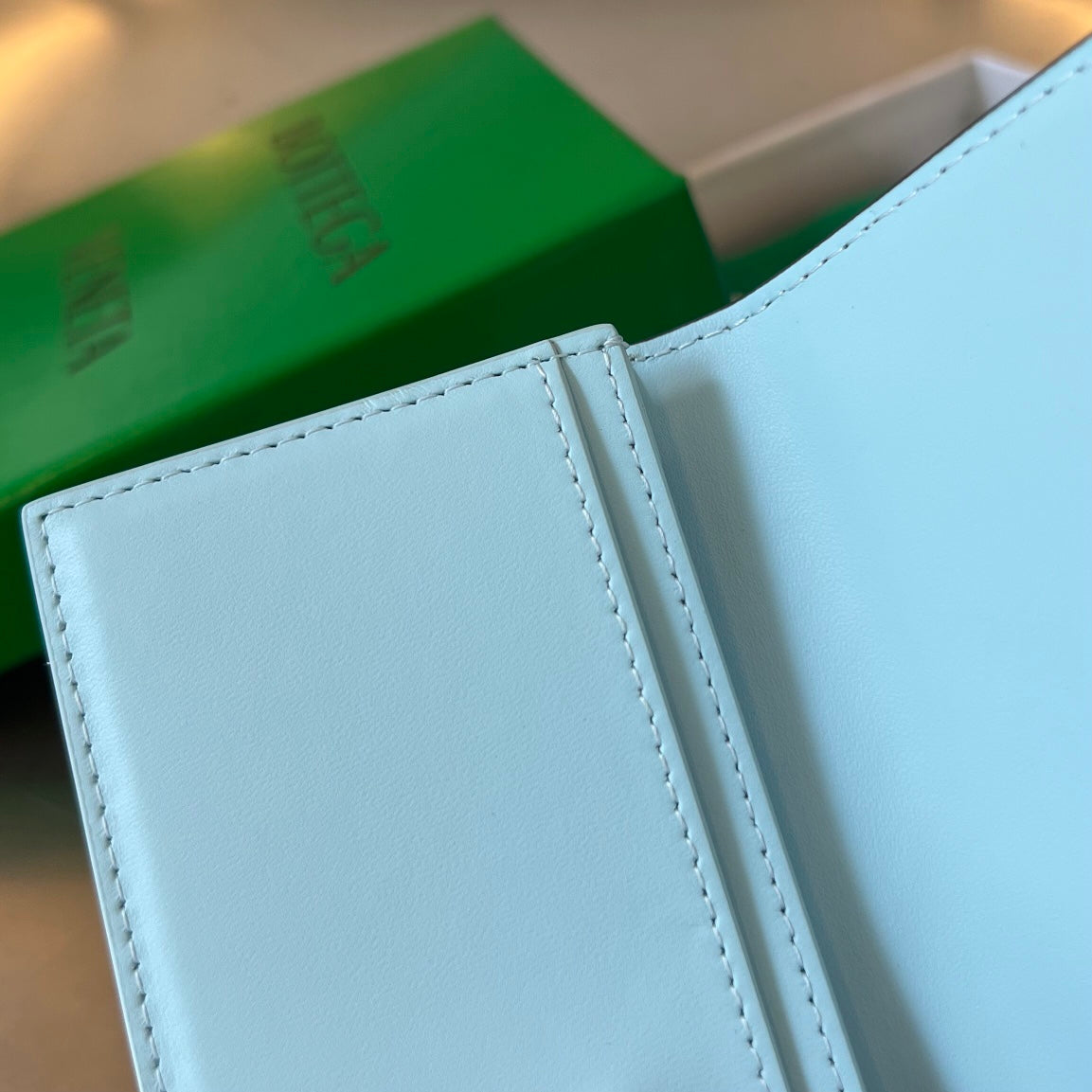 Bottega Veneta INTRECCIATO BUSINESS 11 BLACK CALFSKIN CARD CASE