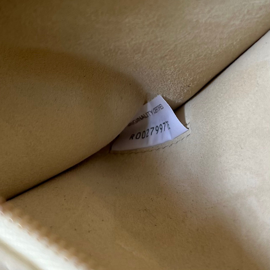 Bottega Veneta MEDIUM SOLSTICE 44 DARK CREAM LAMBSKIN