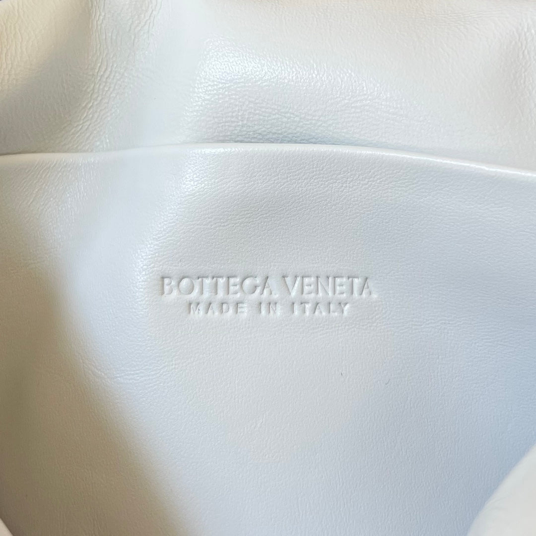 Bottega Veneta PAD PUFFER BAG 29 IN WHITE COWHIDE LEATHER