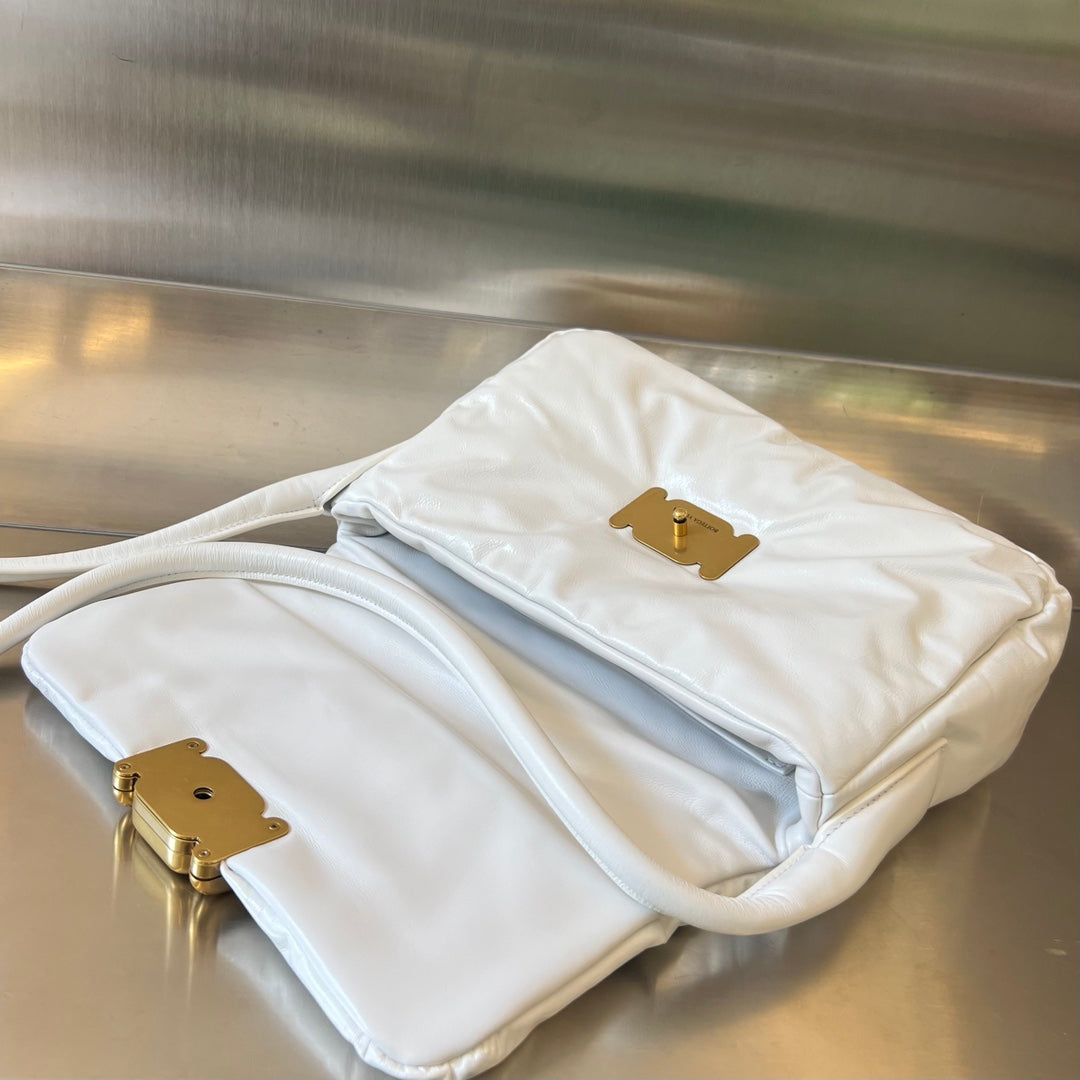 Bottega Veneta PAD PUFFER BAG 29 IN WHITE COWHIDE LEATHER