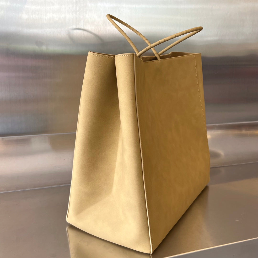 Bottega Veneta MEDIUM 32 BROWN BAG KRAFT CALFSKIN