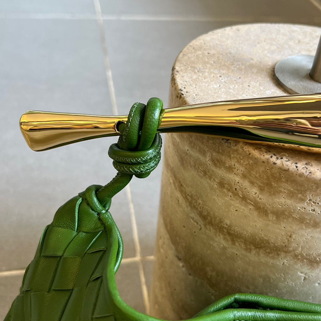 Bottega Veneta SARDINE 33 WITH CHAIN IN EMERALD GREEN LAMBSKIN