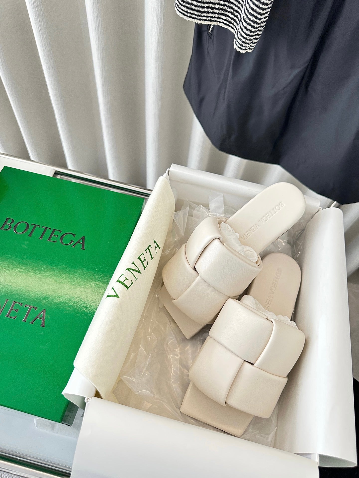 Bottega Veneta patch mule flat white lambskin