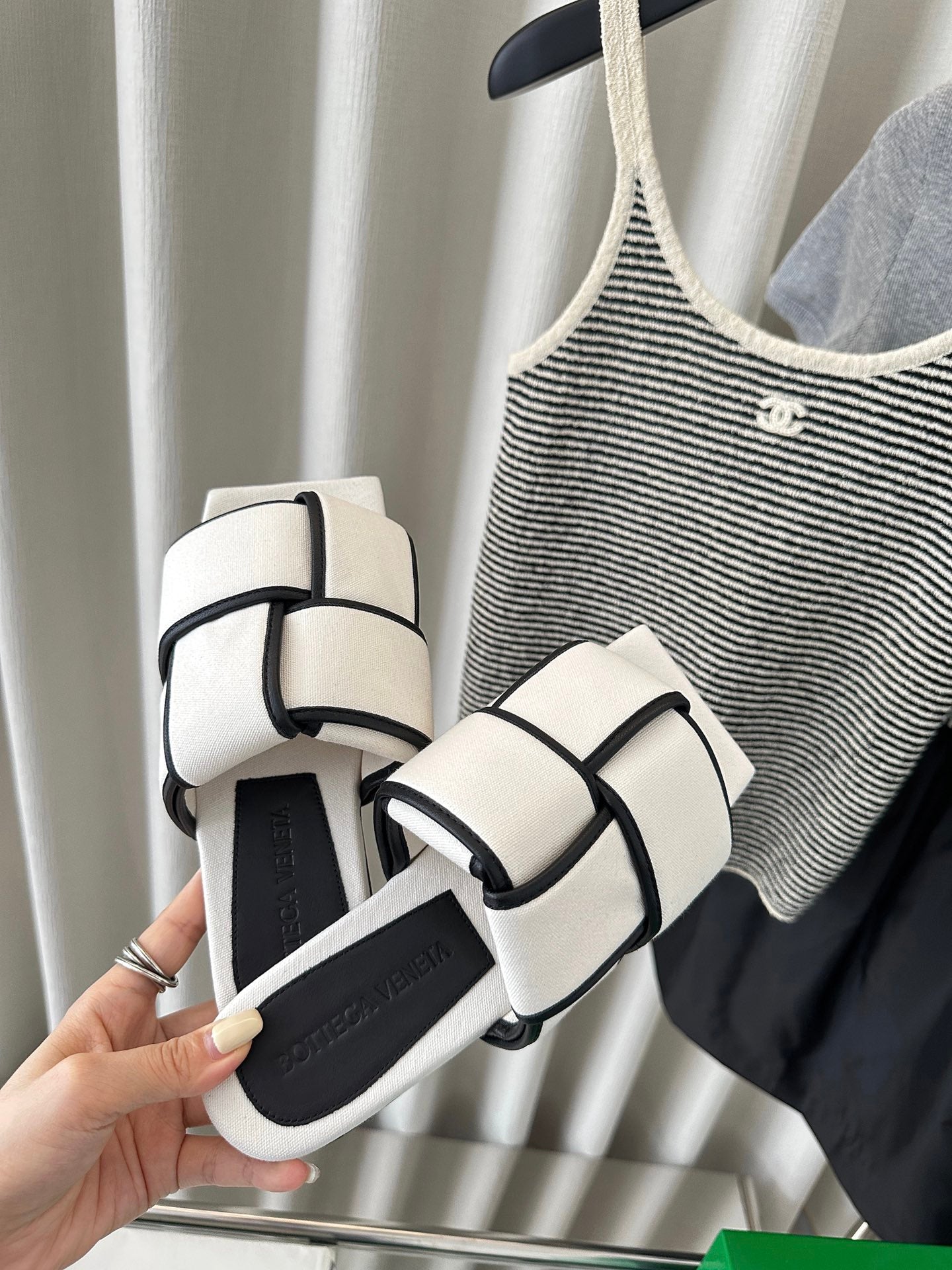 Bottega Veneta patch mule flat white black cotton lambskin