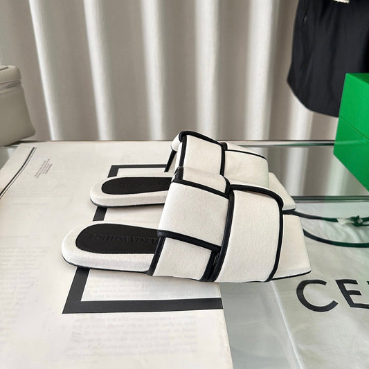 Bottega Veneta patch mule flat white black cotton lambskin