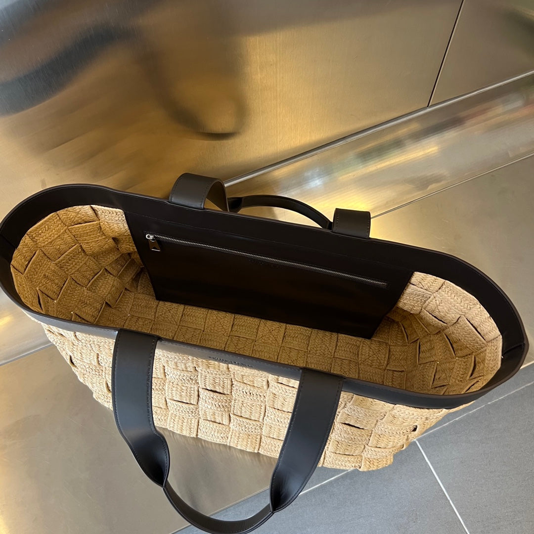 Bottega Veneta CASSETTE 44 TOTE BEIGE AND BLACK VISCOSE