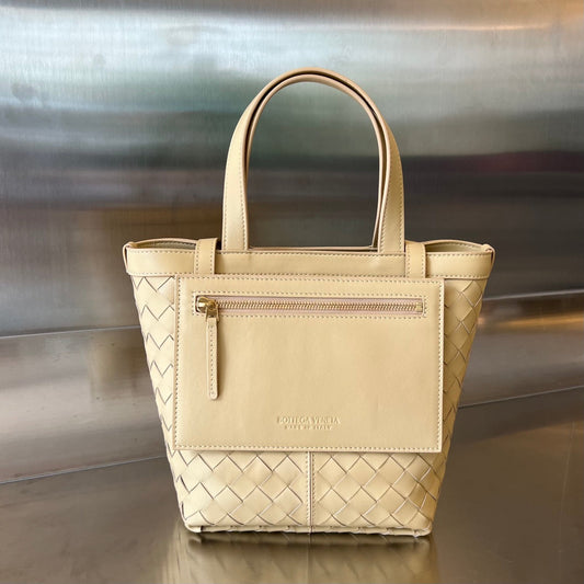 Bottega Veneta FLIP FLAP 23 BAG IN BEIGE LAMBSKIN