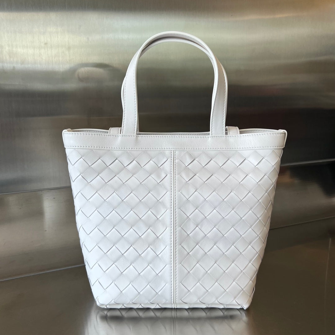 Bottega Veneta FLIP FLAP 23 BAG IN WHITE LAMBSKIN