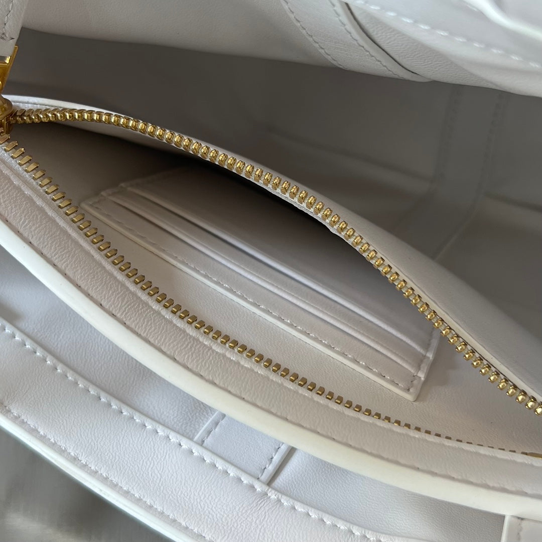 Bottega Veneta FLIP FLAP 23 BAG IN WHITE LAMBSKIN