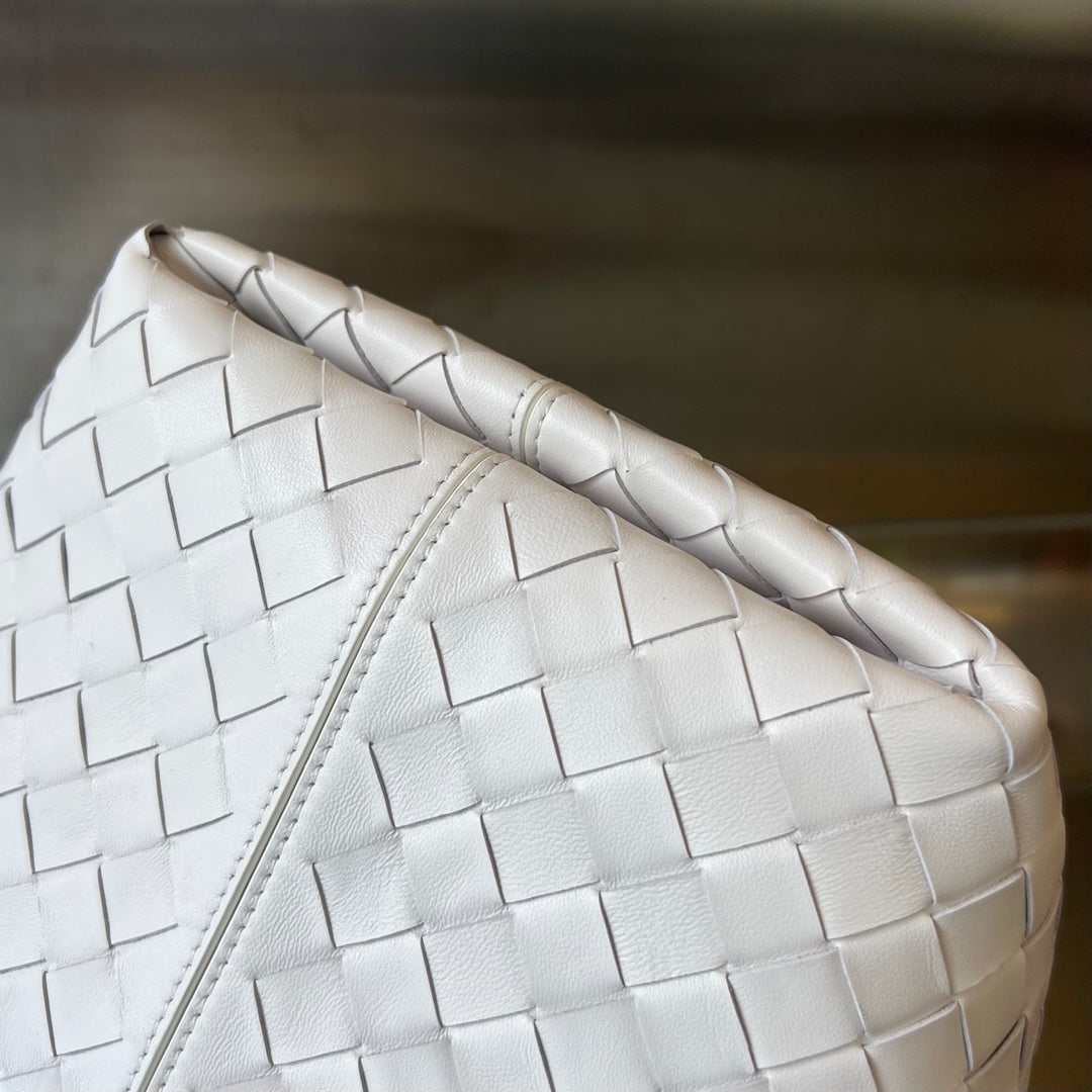 Bottega Veneta FLIP FLAP 23 BAG IN WHITE LAMBSKIN