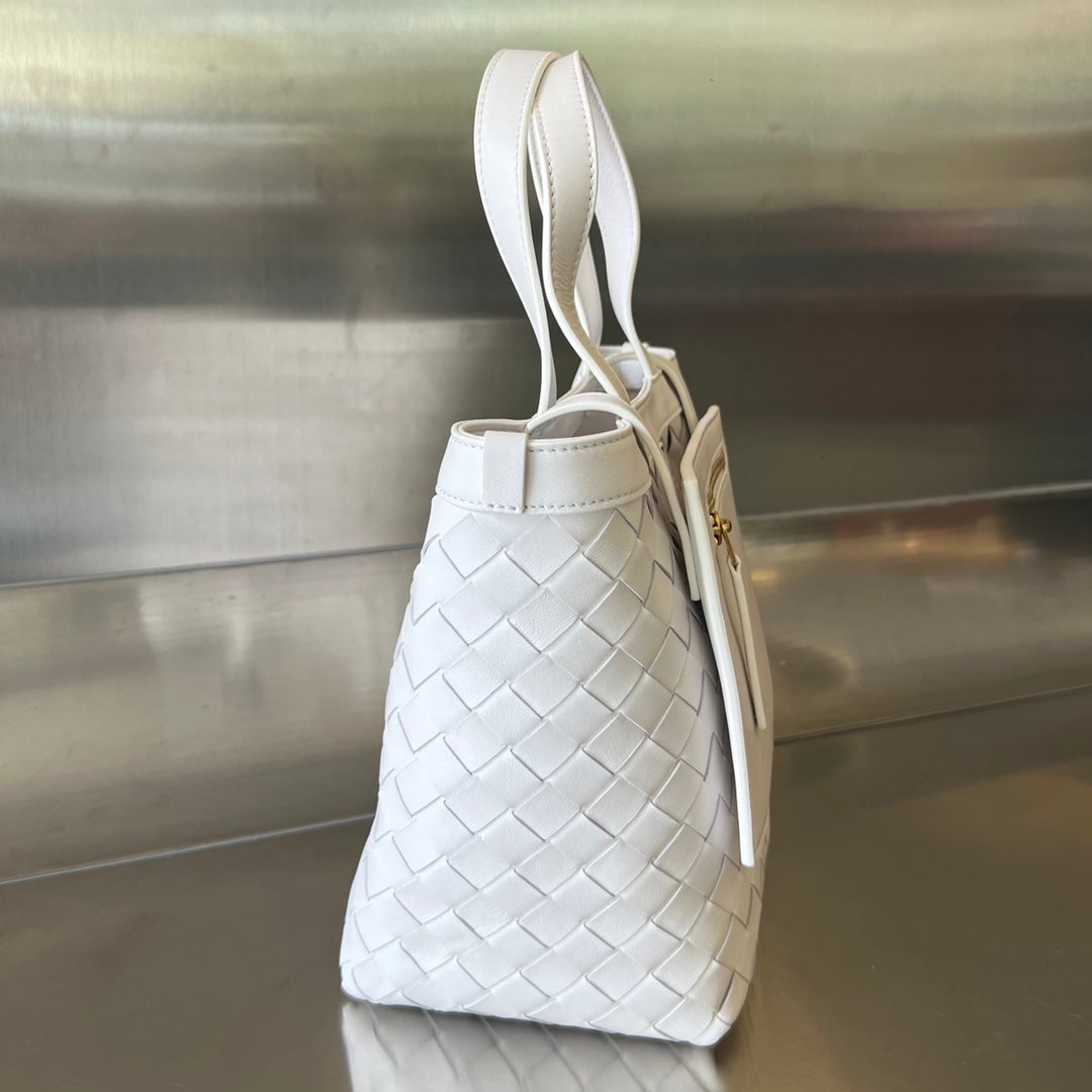 Bottega Veneta FLIP FLAP 23 BAG IN WHITE LAMBSKIN