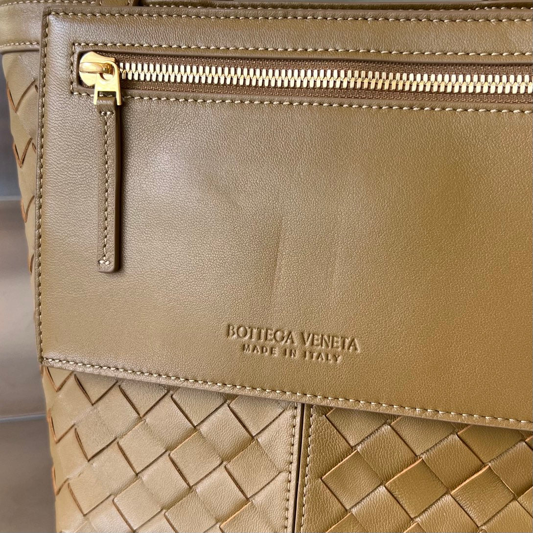 Bottega Veneta FLIP FLAP 23 BAG IN CARAMEL BROWN LAMBSKIN