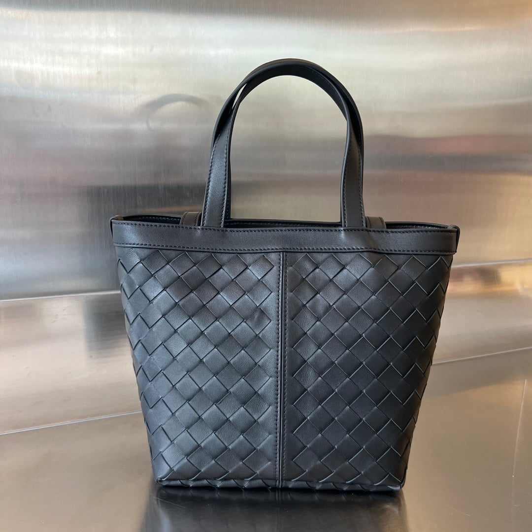 Bottega Veneta FLIP FLAP 23 BAG IN BLACK LAMBSKIN