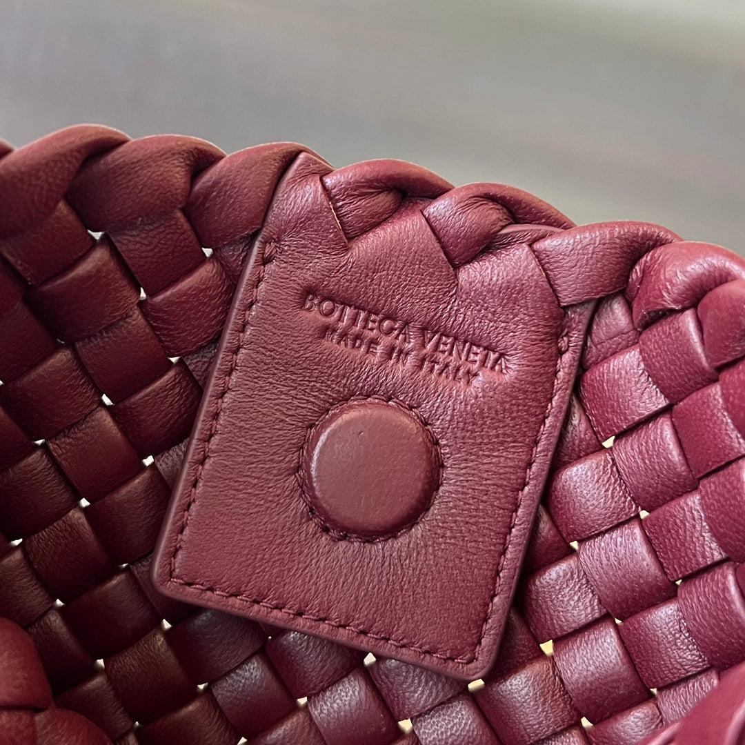 Bottega Veneta SMALL CLICKER 27 BAROLO LAMBSKIN