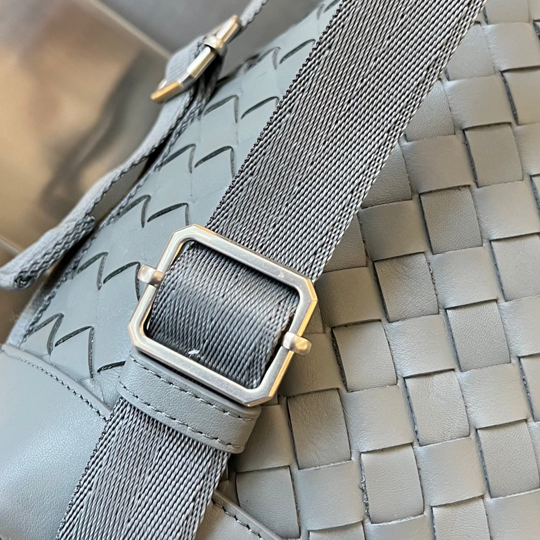 Bottega Veneta BACKPACK 42 IN GREY CALFSKIN