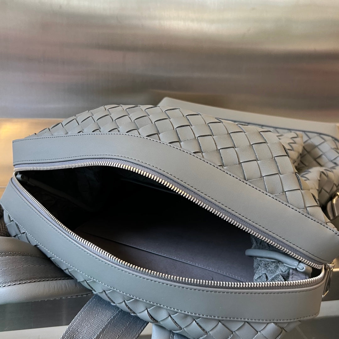 Bottega Veneta BACKPACK 42 IN GREY CALFSKIN