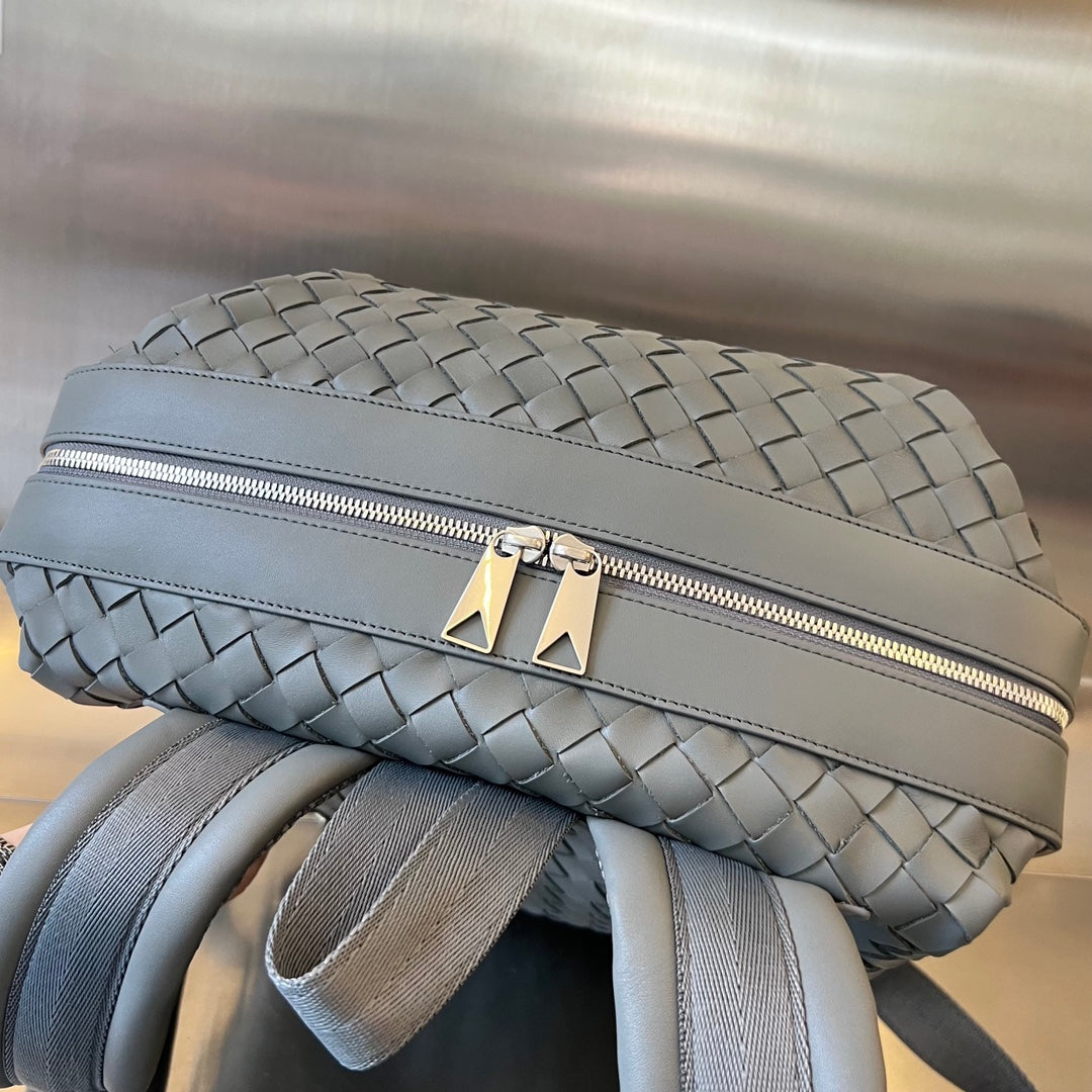 Bottega Veneta BACKPACK 42 IN GREY CALFSKIN