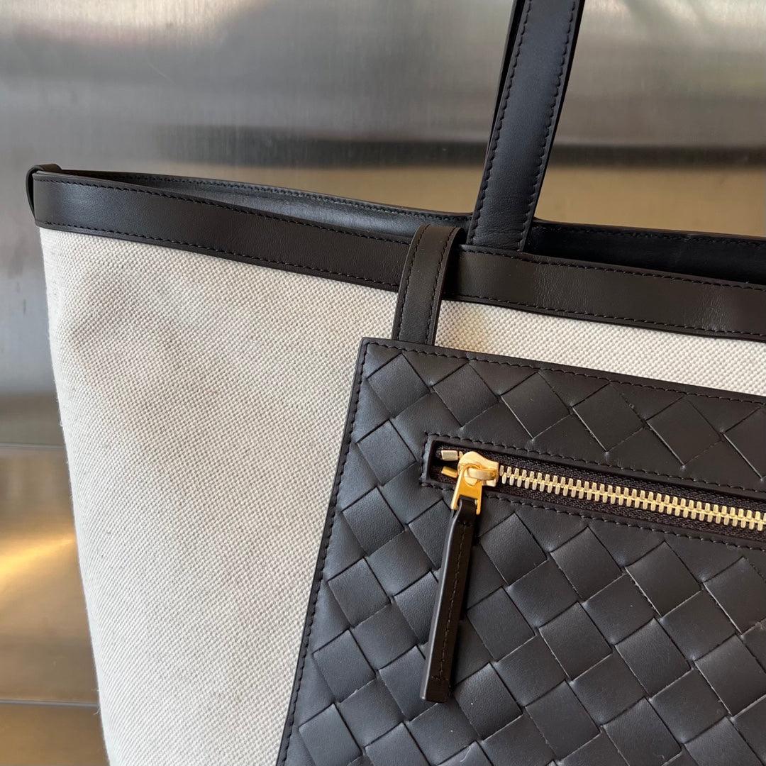 Bottega Veneta FLIP FLAP 38 IN WHITE CANVAS AND BLACK CALSKIN