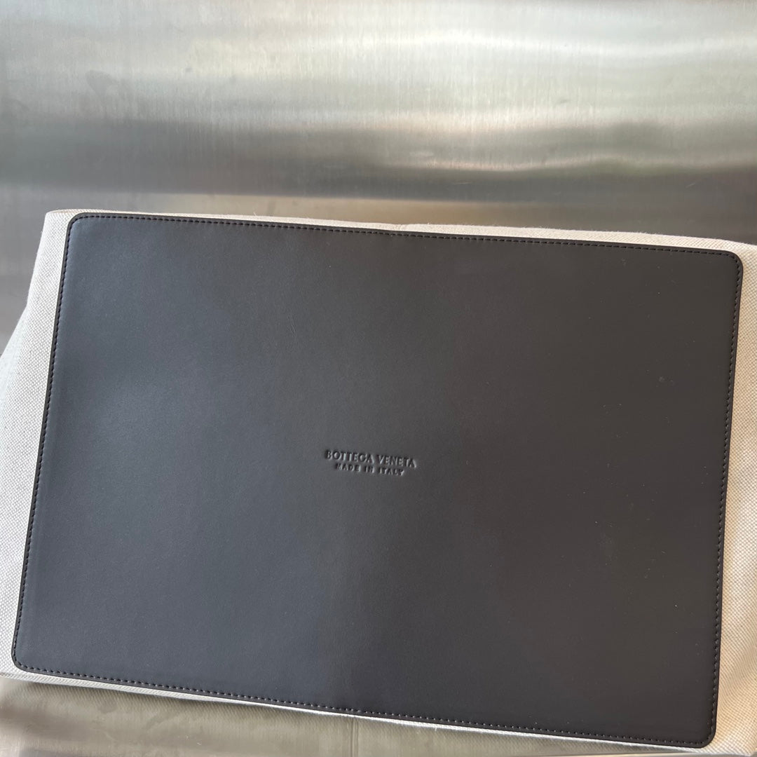 Bottega Veneta FLIP FLAP 38 IN WHITE CANVAS AND BLACK CALSKIN