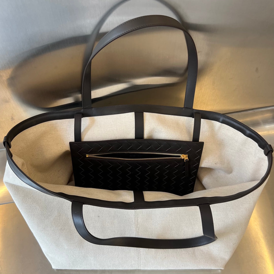 Bottega Veneta FLIP FLAP 38 IN WHITE CANVAS AND BLACK CALSKIN