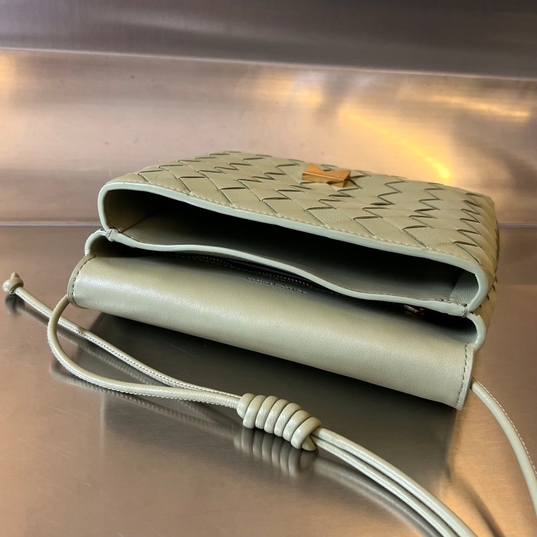 Bottega Veneta BV Mini Crossbody Bag 19cm Light Green Calfskin Ghw